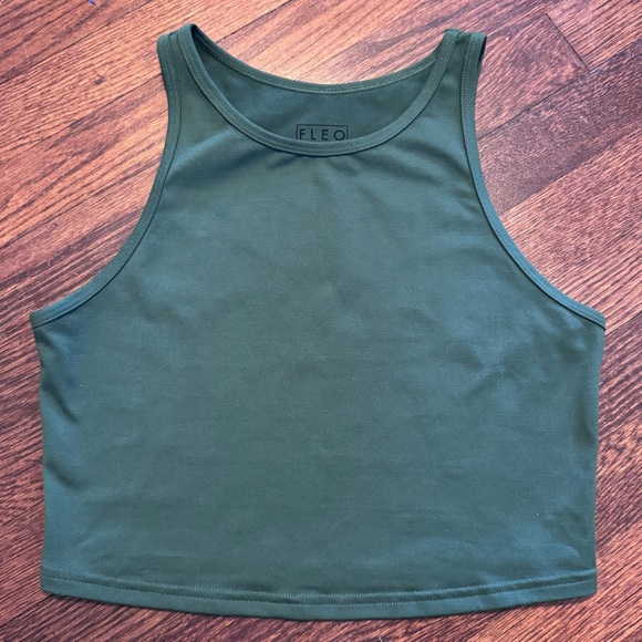 Fleo Tops - FLEO Tempo Green Cropped Tank Medium Women’s NWOT